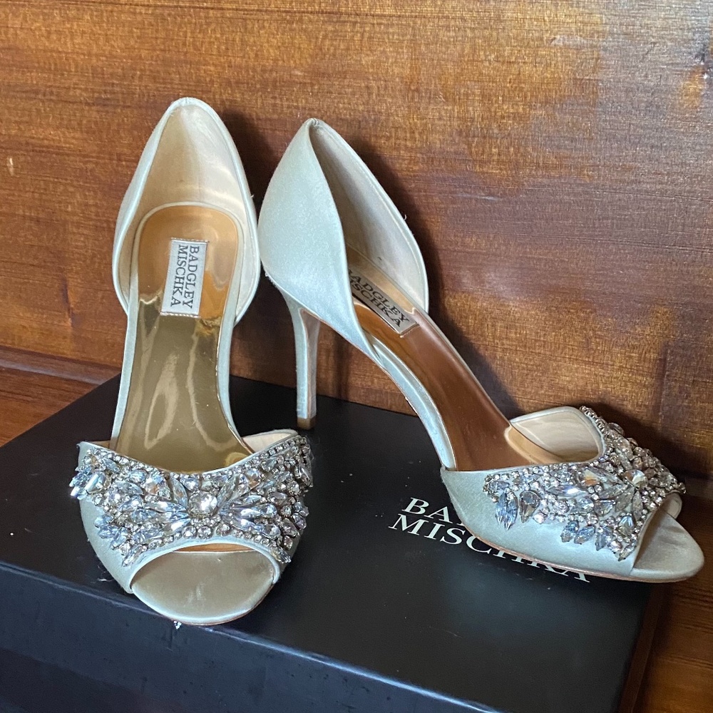 Badgley Mischka Candace heels size 8